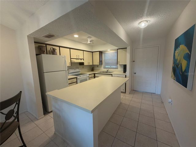 929 CAPRI ISLES BOULEVARD 22, Venice, FL 34292