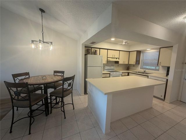 929 CAPRI ISLES BOULEVARD 22, Venice, FL 34292