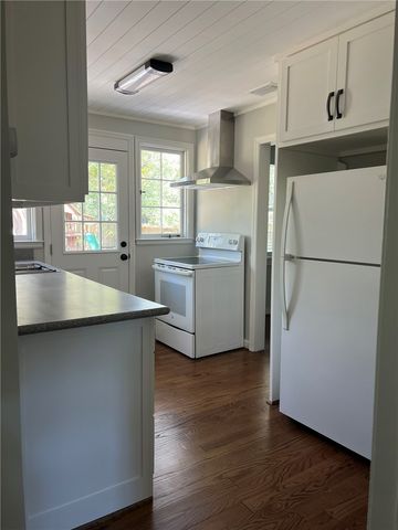 10 Stewart Ave, St Simons Island, GA 31522