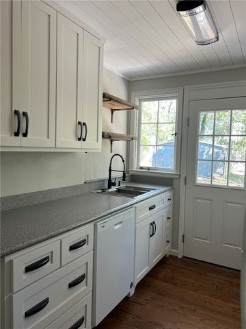 10 Stewart Ave, St Simons Island, GA 31522