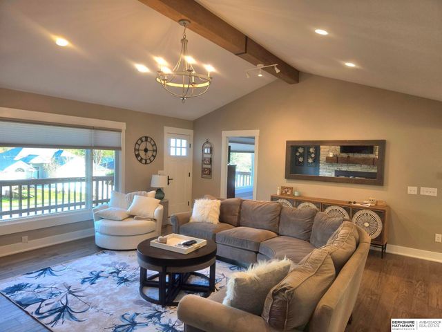 1001 Beaver Lake Boulevard, Plattsmouth, NE 68048