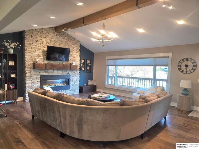 1001 Beaver Lake Boulevard, Plattsmouth, NE 68048