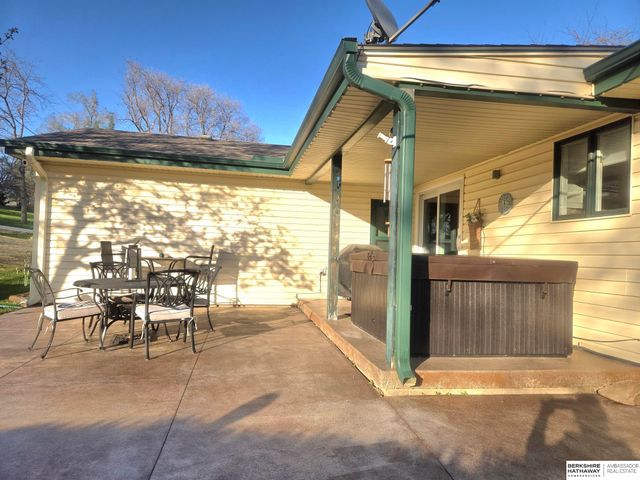 1001 Beaver Lake Boulevard, Plattsmouth, NE 68048