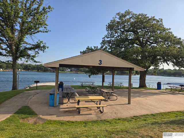 1001 Beaver Lake Boulevard, Plattsmouth, NE 68048