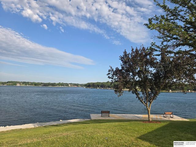 1001 Beaver Lake Boulevard, Plattsmouth, NE 68048