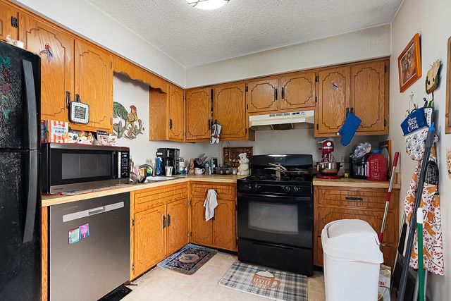 829 Horseshoe Drive, Joliet, IL 60435