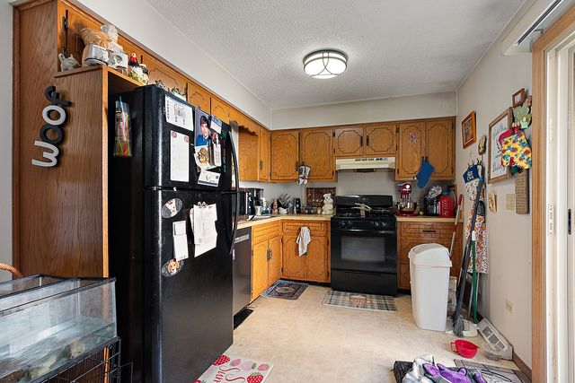 829 Horseshoe Drive, Joliet, IL 60435