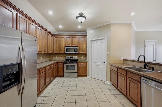 2704 Rex Cruse Drive, Sherman, TX 75092