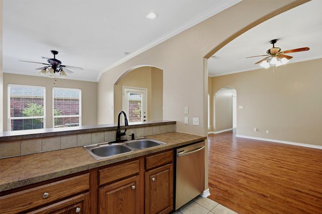 2704 Rex Cruse Drive, Sherman, TX 75092