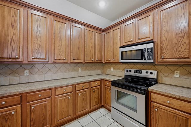 2704 Rex Cruse Drive, Sherman, TX 75092