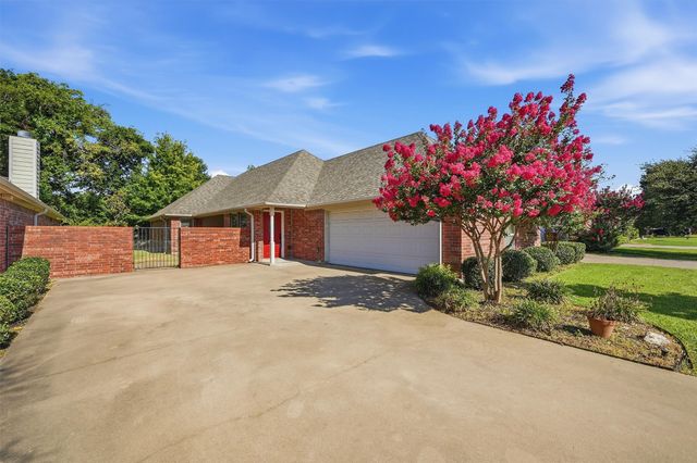 2704 Rex Cruse Drive, Sherman, TX 75092