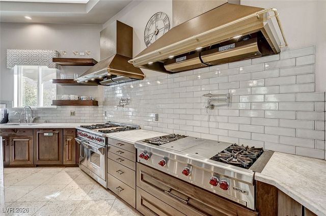 1 Awbrey Court, Henderson, NV 89052