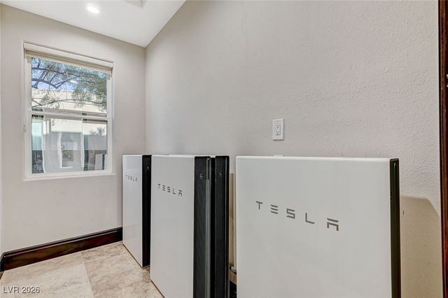 1 Awbrey Court, Henderson, NV 89052