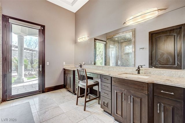 1 Awbrey Court, Henderson, NV 89052