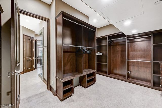 1 Awbrey Court, Henderson, NV 89052