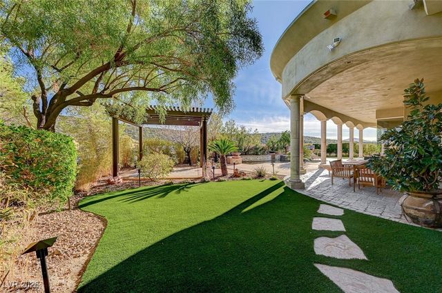 1 Awbrey Court, Henderson, NV 89052