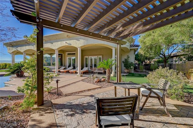 1 Awbrey Court, Henderson, NV 89052