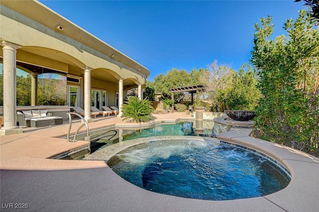 1 Awbrey Court, Henderson, NV 89052