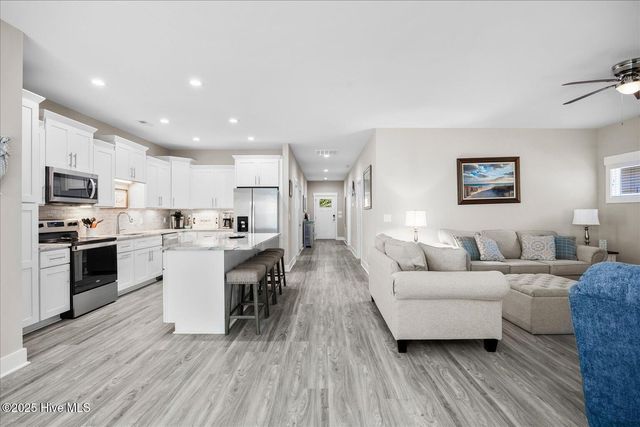 116 NE 35th Street, Oak Island, NC 28465