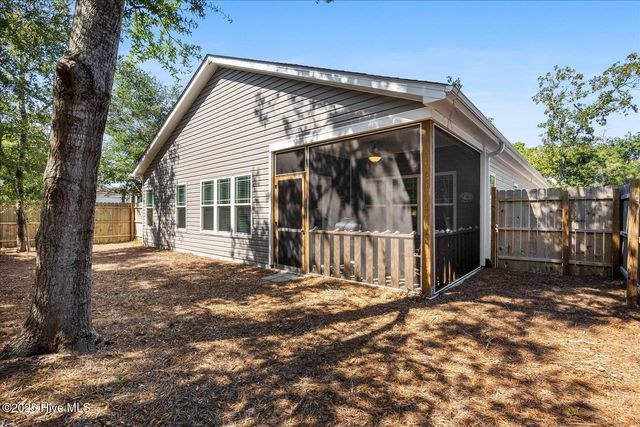 116 NE 35th Street, Oak Island, NC 28465