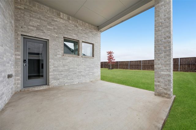 450 Colt Drive, Lavon, TX 75166