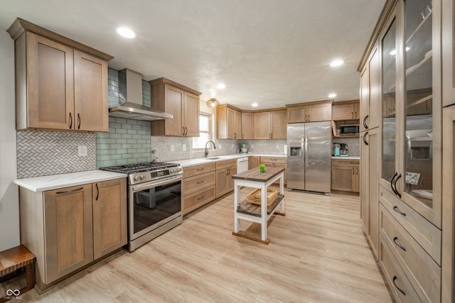 2304 Meadow Way, Anderson, IN 46012