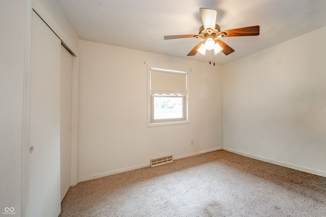 2304 Meadow Way, Anderson, IN 46012