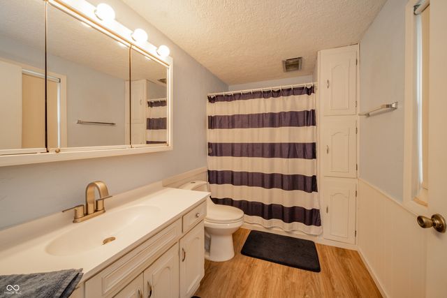 2304 Meadow Way, Anderson, IN 46012