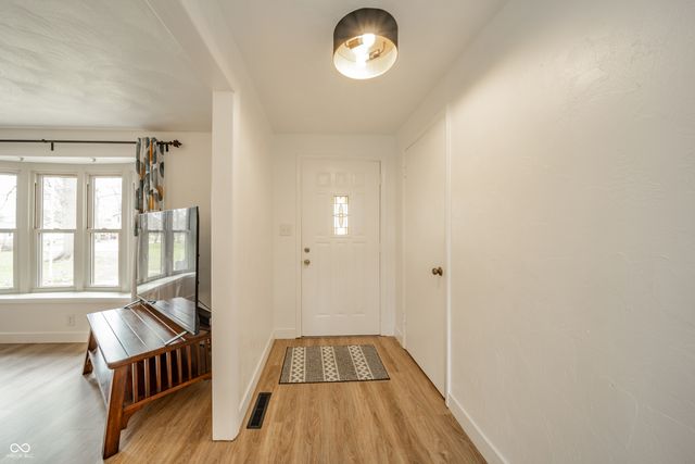 2304 Meadow Way, Anderson, IN 46012