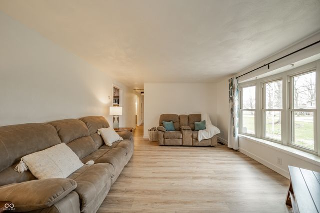 2304 Meadow Way, Anderson, IN 46012