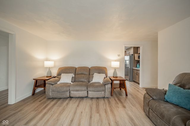 2304 Meadow Way, Anderson, IN 46012