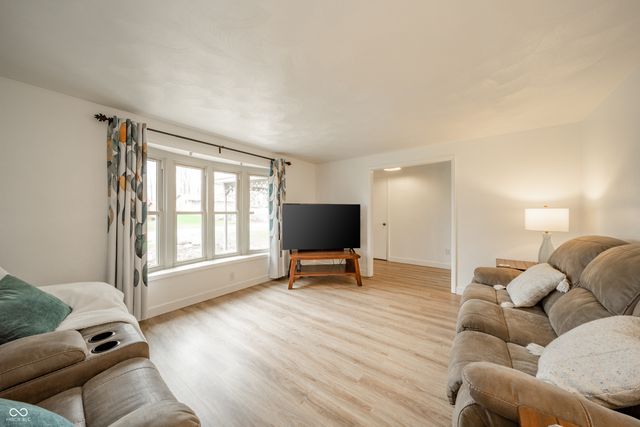 2304 Meadow Way, Anderson, IN 46012