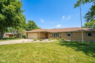 2304 Meadow Way, Anderson, IN 46012