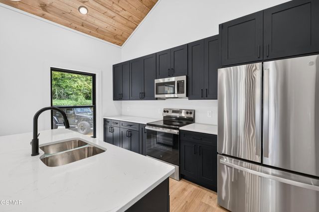 3749 Richardson Cove Road, Sevierville, TN 37876