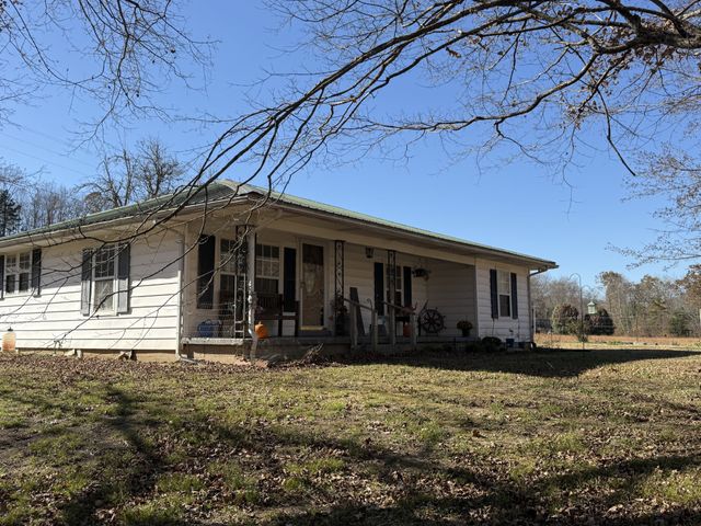 1560 Hurricane Creek Rd, Waynesboro, TN 38485