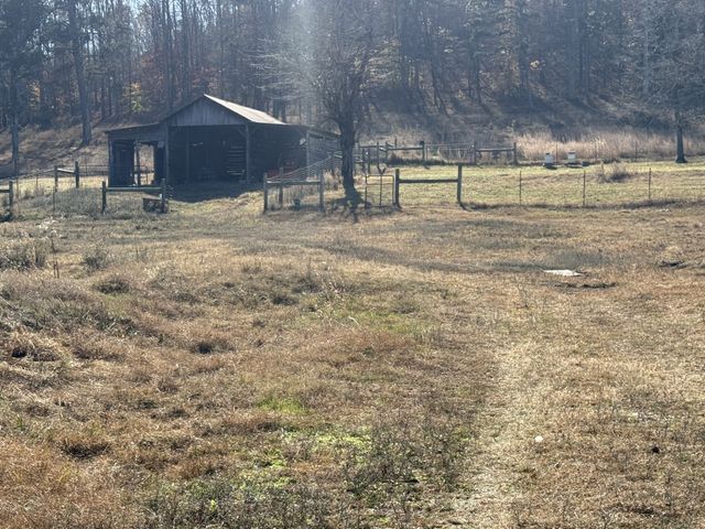 1560 Hurricane Creek Rd, Waynesboro, TN 38485