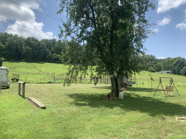 1560 Hurricane Creek Rd, Waynesboro, TN 38485