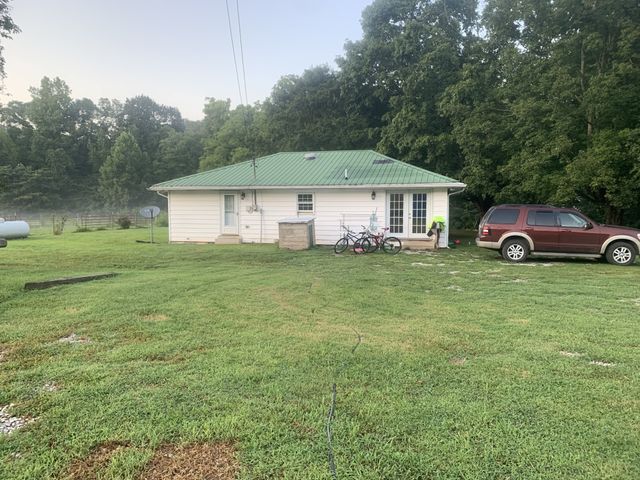 1560 Hurricane Creek Rd, Waynesboro, TN 38485