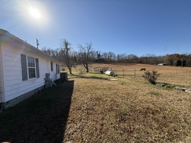 1560 Hurricane Creek Rd, Waynesboro, TN 38485