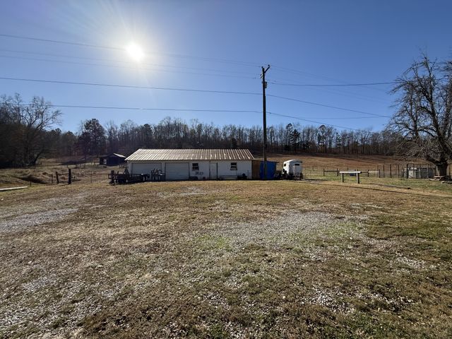 1560 Hurricane Creek Rd, Waynesboro, TN 38485