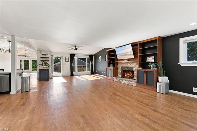 8372 Capeview AVE, Norfolk, VA 23518