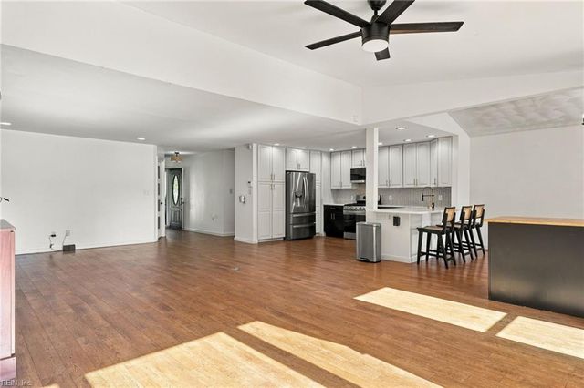 8372 Capeview AVE, Norfolk, VA 23518
