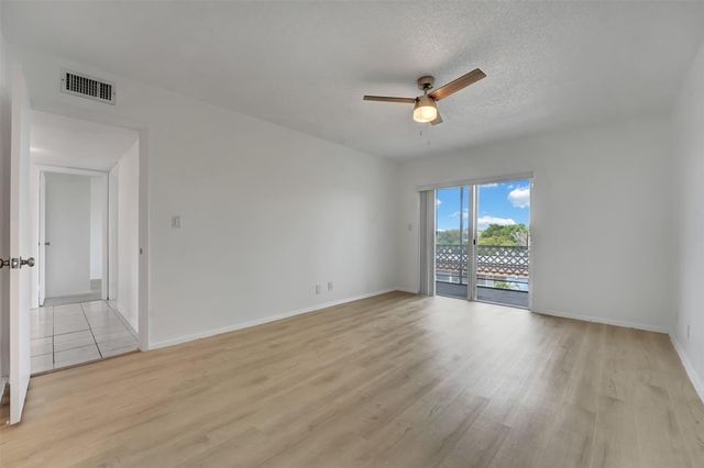 6289 Lear Drive 403, Lake Worth, FL 33462