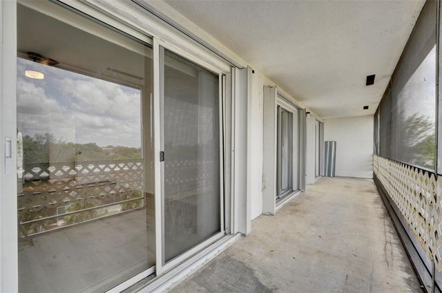 6289 Lear Drive 403, Lake Worth, FL 33462
