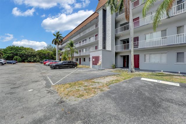 6289 Lear Drive 403, Lake Worth, FL 33462