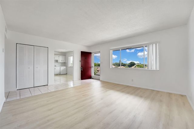 6289 Lear Drive 403, Lake Worth, FL 33462