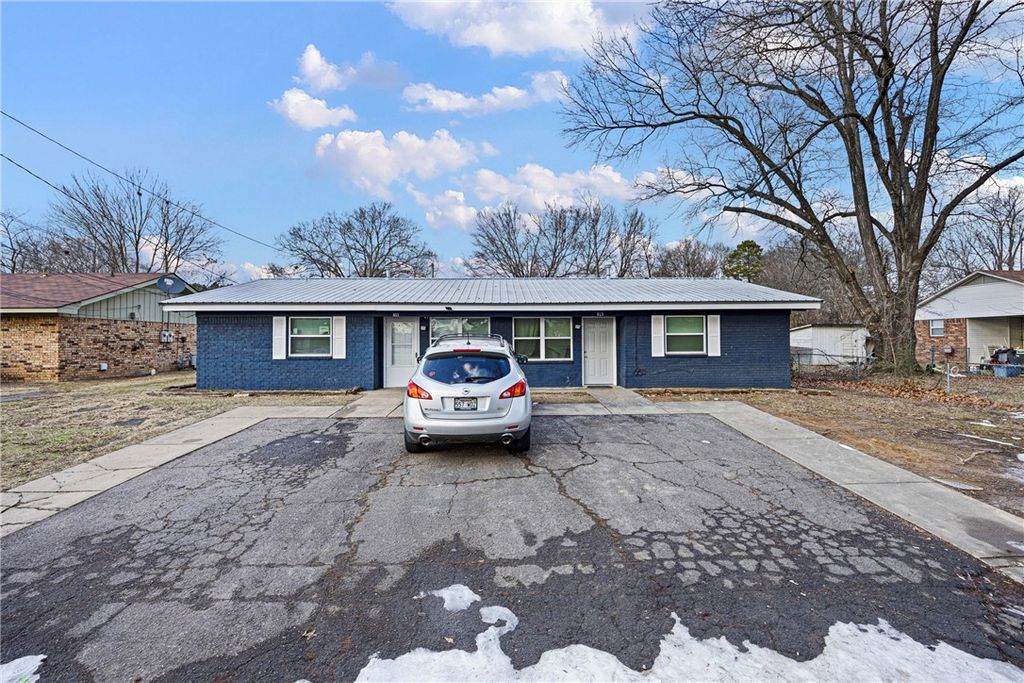 811 & 813 M Street, Russellville, AR 72801