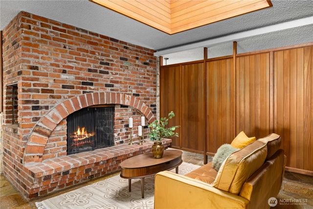 11032 39th Avenue NE, Seattle, WA 98125