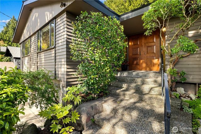 11032 39th Avenue NE, Seattle, WA 98125
