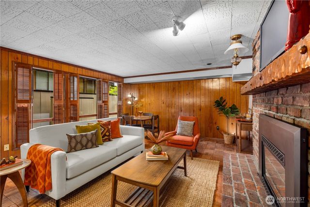 11032 39th Avenue NE, Seattle, WA 98125
